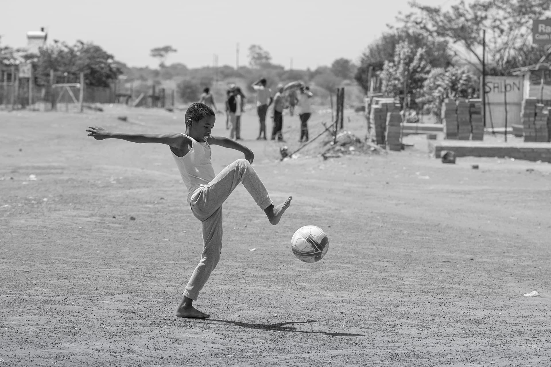 Kick 02 - Photo