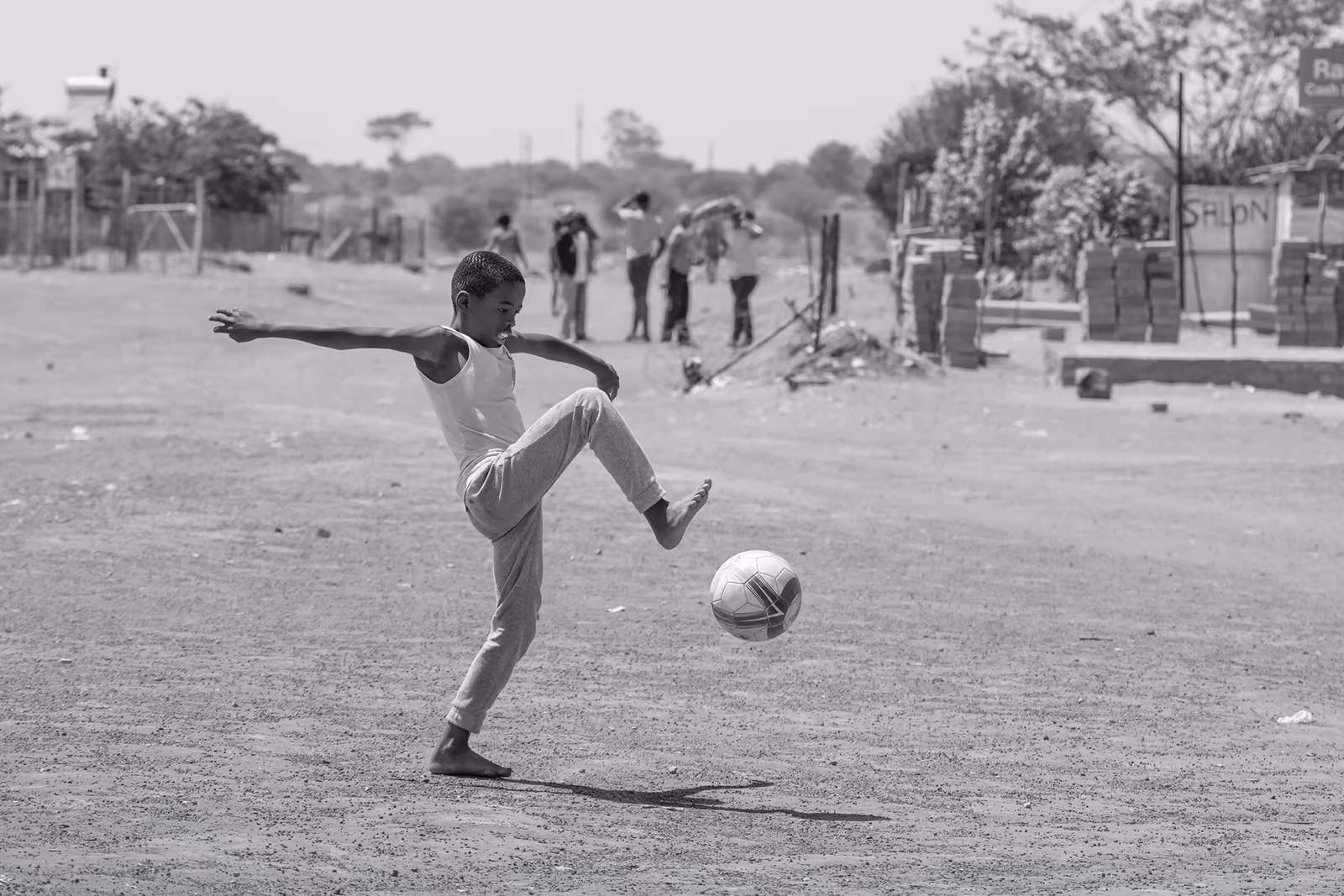 Kick 02 - Photo